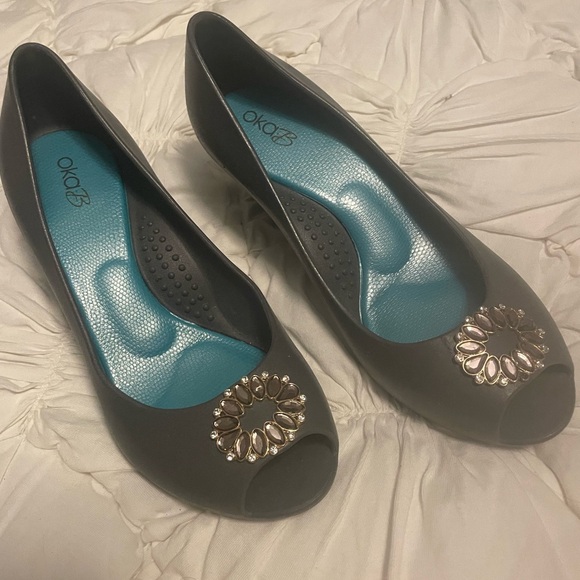 Shoes - Picture 3 of 3